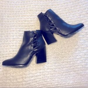 NWOT Black heeled boots! Size 7.5